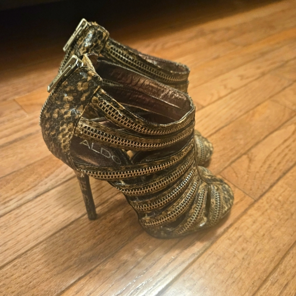 Y2K Aldo snake skin heels